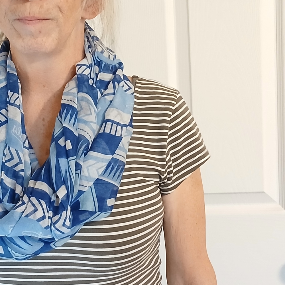 Blue Patterned Scarf - Picture 4 of 7